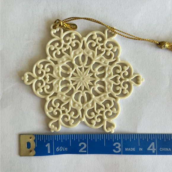 Lenox Bone China Snow Fantasy Ornament Made in the USA - Picture 7 of 7